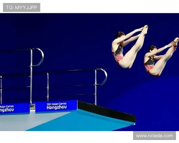 跳水运动的魅力与挑战：从技巧到心理的全方位解析