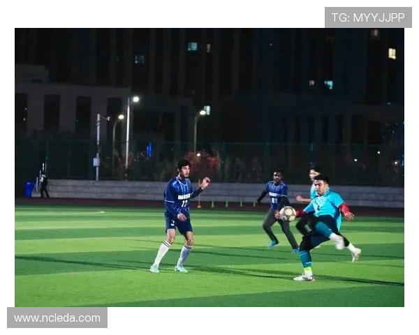 激情燃动绿茵赛场见证拼搏与荣耀青春谱写体育盛宴新篇章